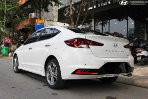 den hau Elantra sport 2019